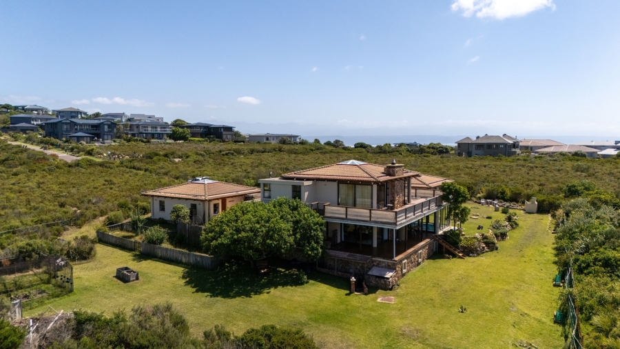4 Bedroom Property for Sale in Whale Rock Western Cape
